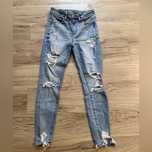 American Eagle Outfitters Light Blue Distressed Skinny Jeans Size 2 short
